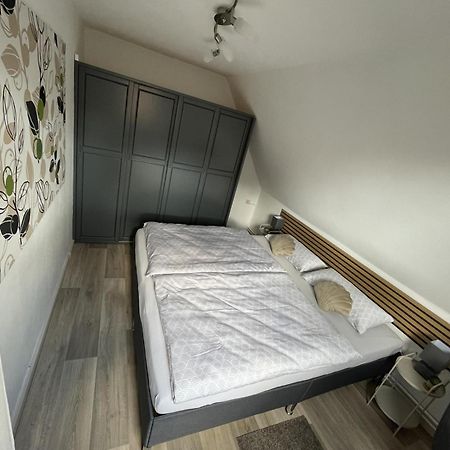 Ferienwohnung Alice Burhave Bagian luar foto